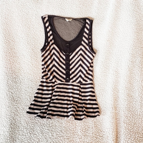 Pins & Needles Peplum Top - Picture 3 of 8